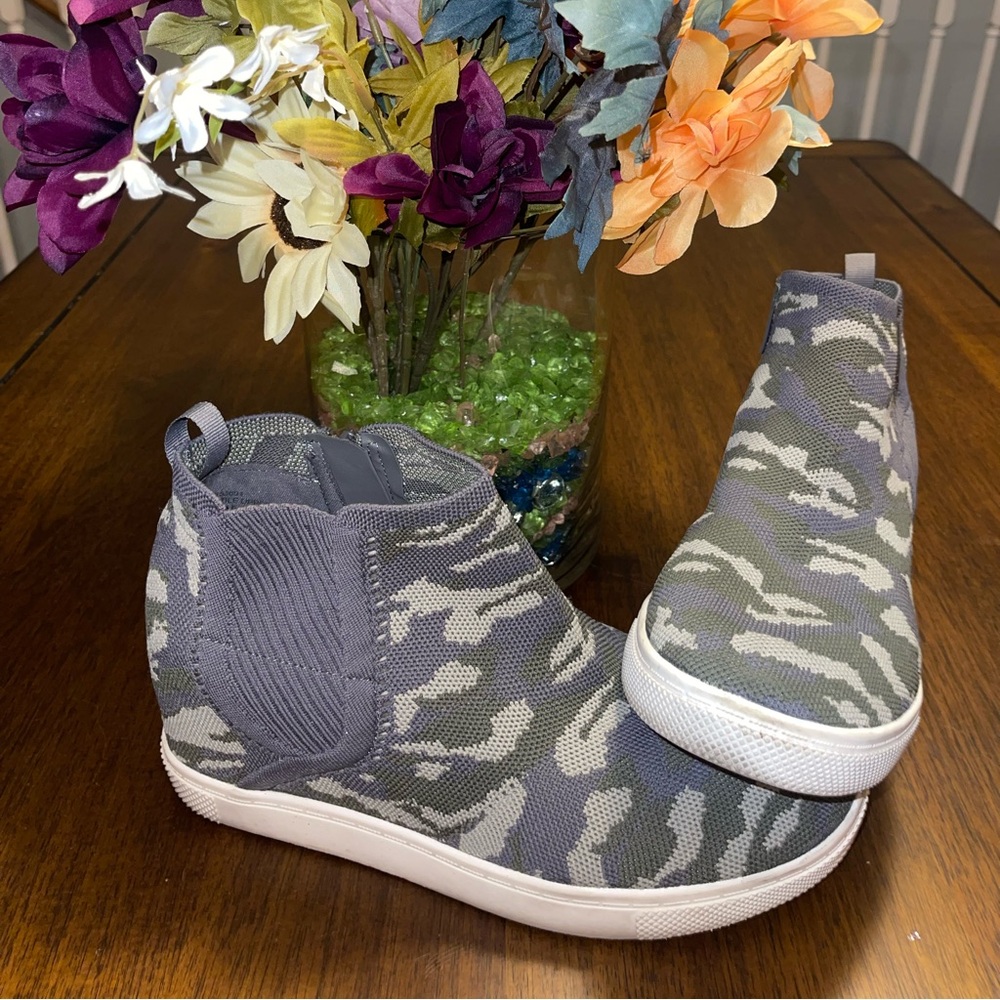 Torrid Wedge camo sneakers Size 11